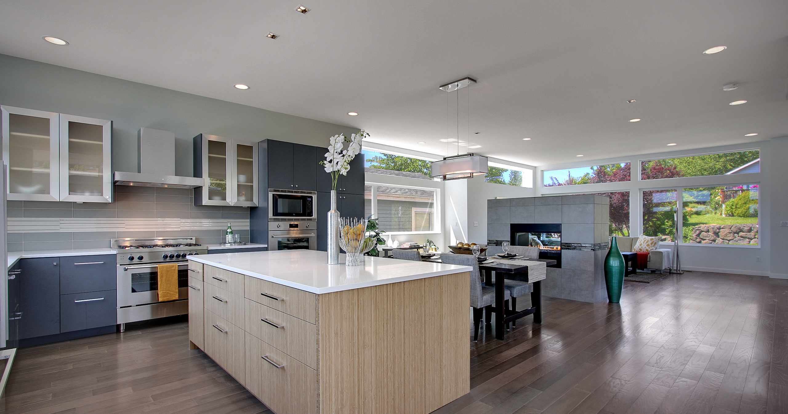 Modern Kitchen, Kitchen Island, Stainless Steel Appliances, Modern Cabinets 