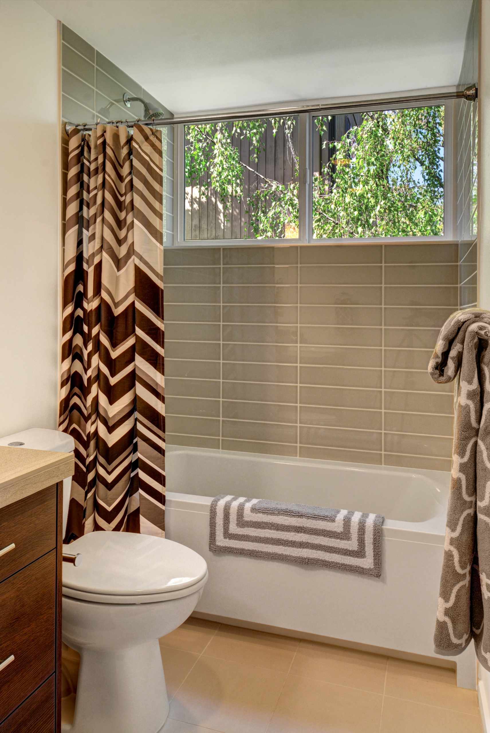 Madison Valley Modern Living Isola Homes