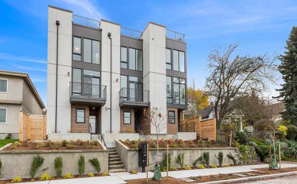 Exterior of the Harloe Townhomes in North Queen Anne by Isola Homes