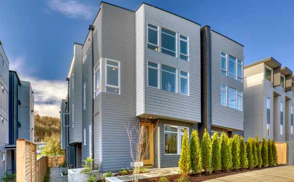 Front of the Sterling Townhomes in Columbia City