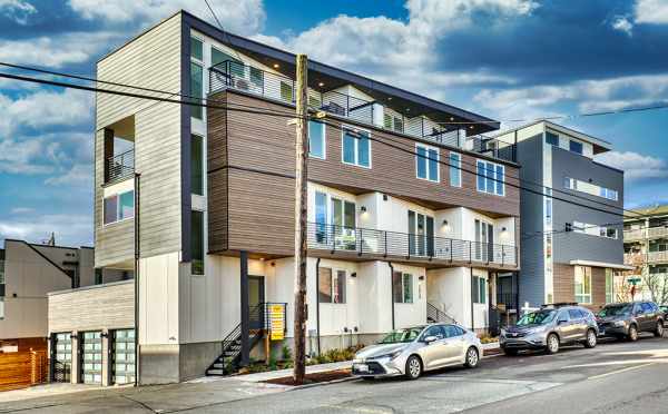 Exterior of the Verde Towns 3 Homes in Green Lake