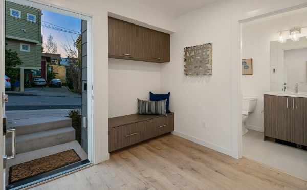 The Entryway at 2506 Everett Ave E of the Baymont Townhomes