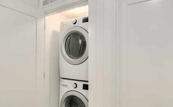 Stackable Washer and Dryer in 2508 Everett Ave E