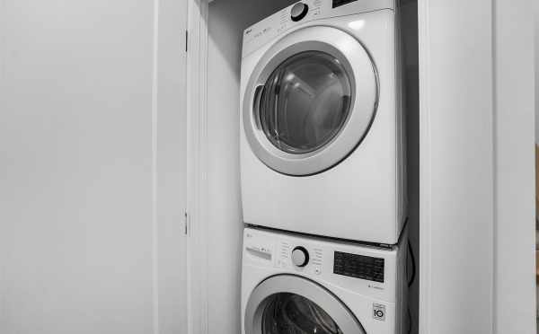 Laundry Area at 449 NE 73rd St in Verde Towns 2