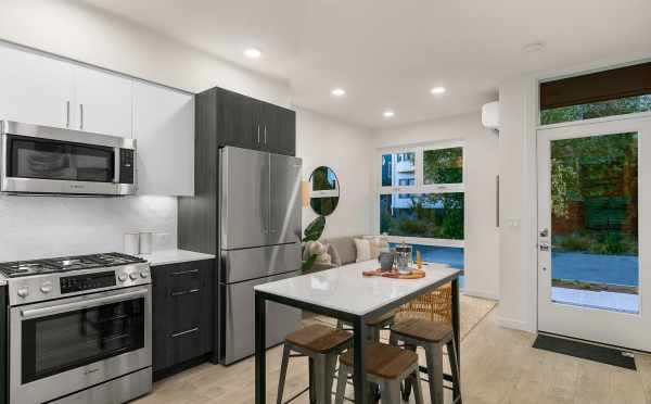 Dining Area at 1419 E Harrison St