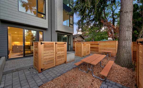 Picnic Area Behind the Clio Townhomes in Roosevelt