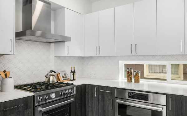 Oven and Microwave in the Kitchen at 2430 Boyer Ave in Baymont