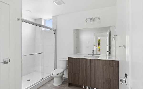 Owner's Suite Bath at 3015C 30th Ave W