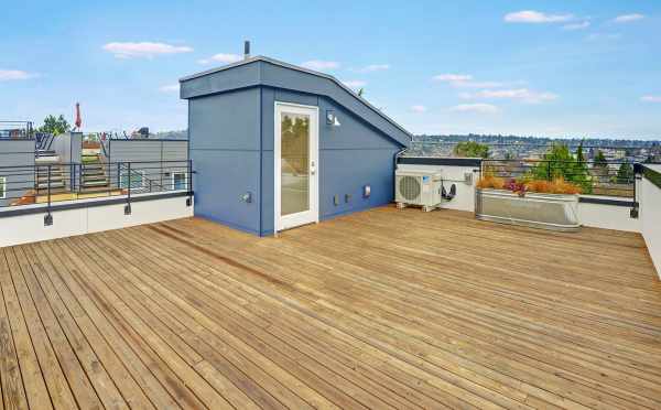 Roof Deck at 3525 Wallingford Ave N