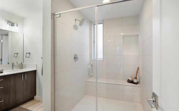 Owner's Suite Bath at 809B N 47th St