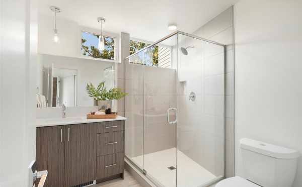 Owner's Suite Bathrooma t 445 NE 73rd St