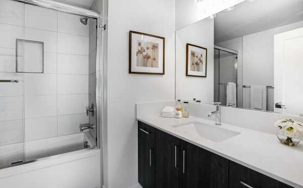 Owner's Suite Bath at 2308 W Emerson St in the Walden Townhomes