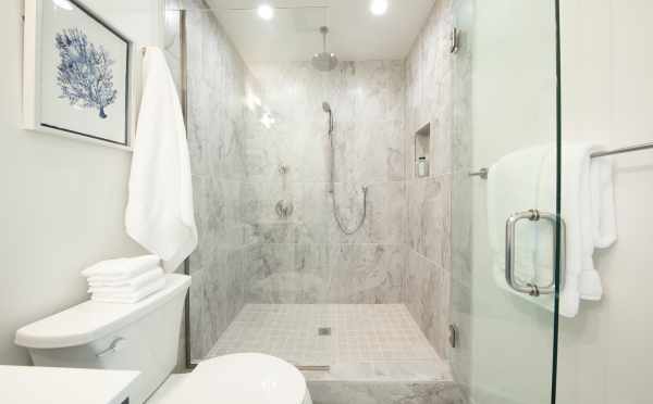 Owner's Suite Bath at 1734A NW 62nd St