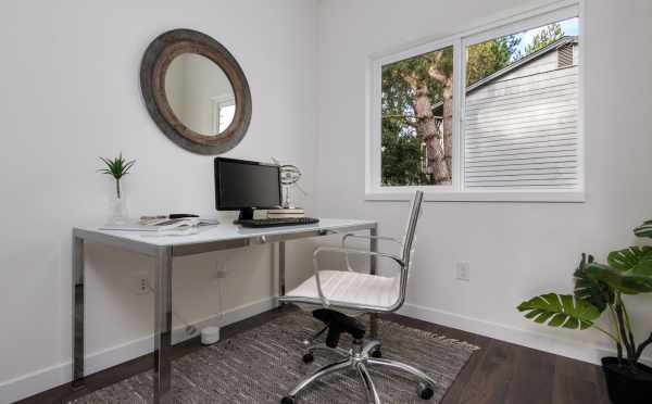 Home Office at 11514B NE 87th St