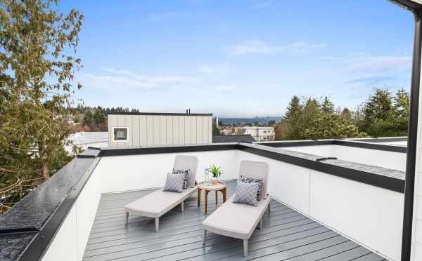 Roof Deck at 5610 NE 60th St