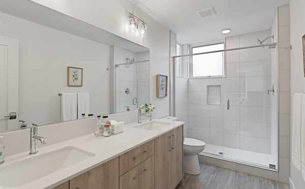 Owner's Suite Bath at 10843 11th Ave NE in the Lily Townhomes