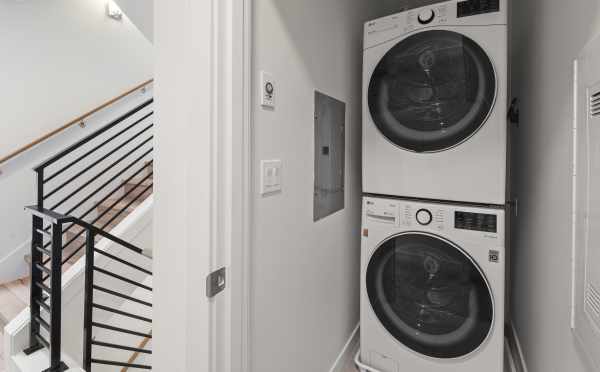 1423 - Ultra-Large Capacity Washer & Dryer