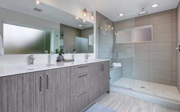 Master Bathroom at 11518B NE 87th Street