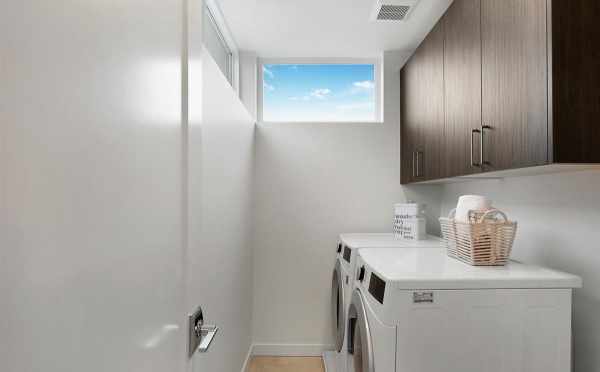 Laundry Room at 807 N 47th St