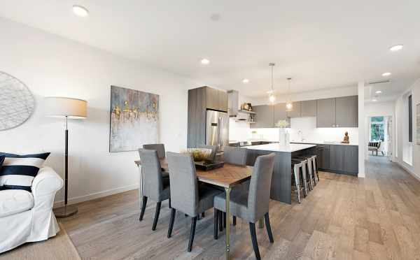 Twin II Duplex Dining Area