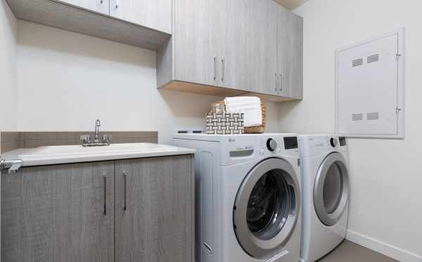 Laundry Room at 11514B NE 87th St