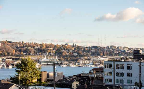 View of Lake Union from the Rooftop Deck of the Twin II Duplex in East Queen Anne