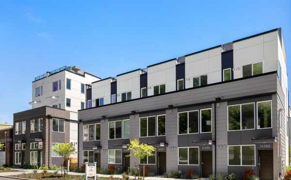 Front Exterior of the Avani Townhomes by Isola Homes at 1638 20th Ave in Seattle